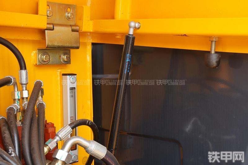 雷沃重工FR60挖掘机局部