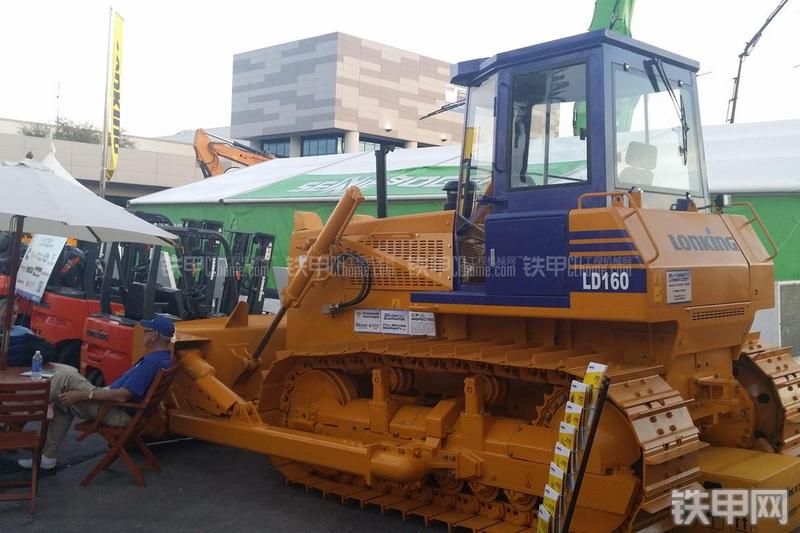 龙工LD160推土机整机外观