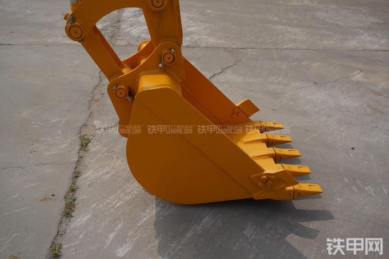 雷沃重工FR60挖掘机局部