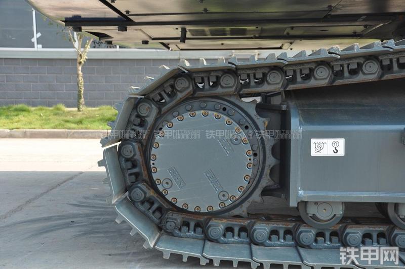 恒天九五JV235LC五十铃挖掘机局部