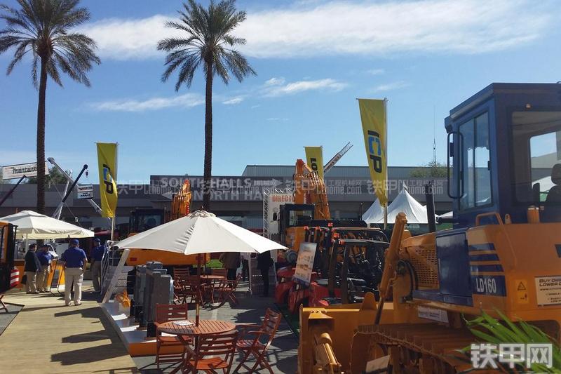 龙工LD160推土机整机外观