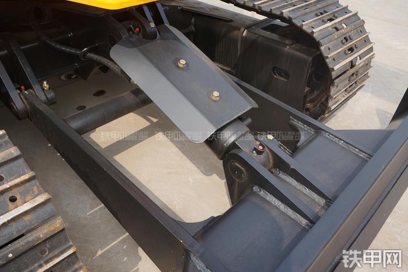 雷沃重工FR60挖掘机局部