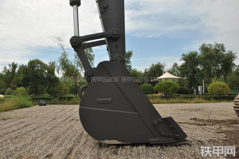 沃尔沃EC290BLC挖掘机局部