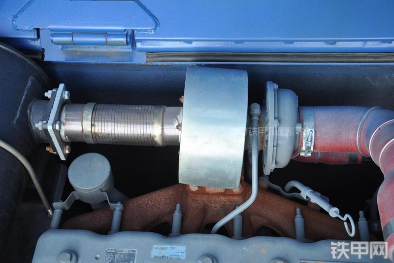 恒天九五JV235LC五十铃挖掘机局部