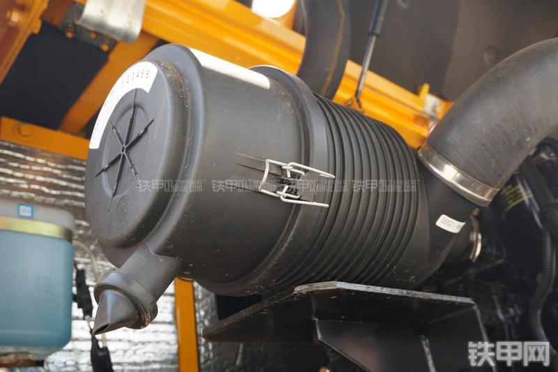 雷沃重工FR60挖掘机局部