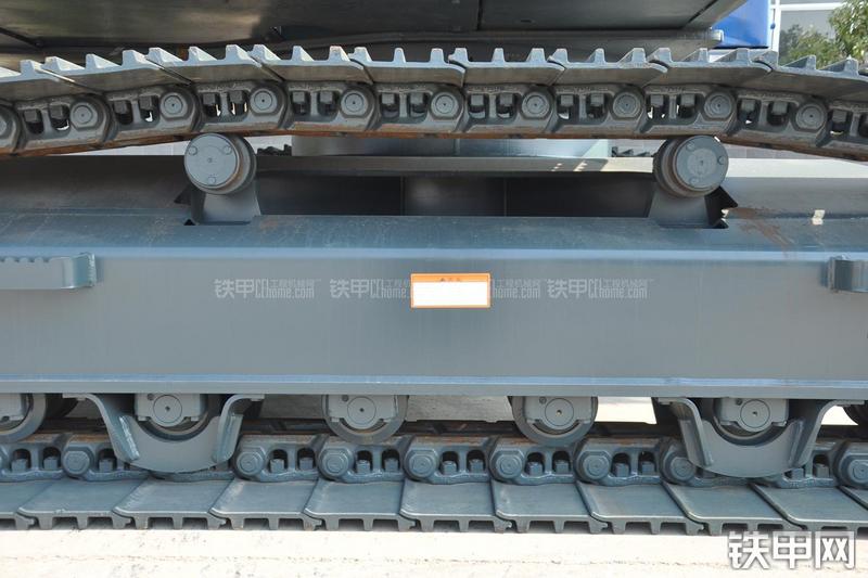 恒天九五JV235LC五十铃挖掘机局部