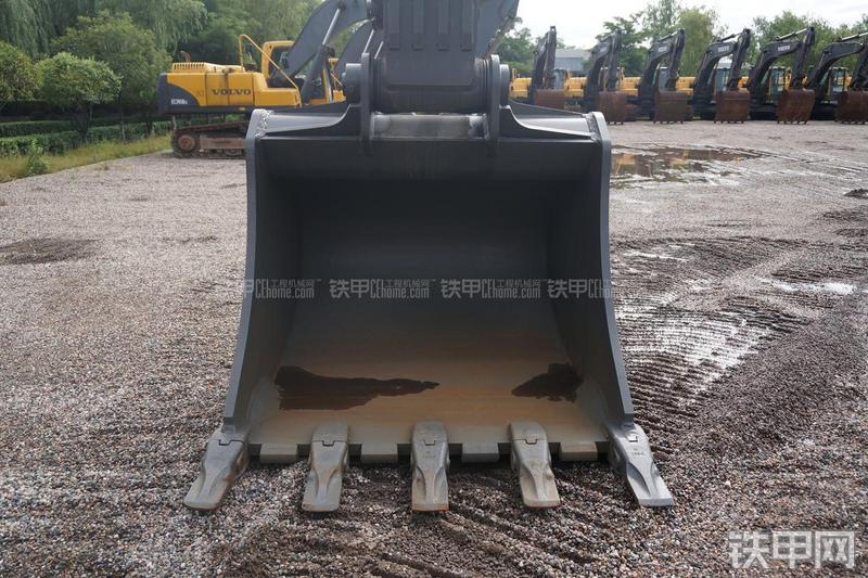 沃尔沃EC460BLC挖掘机局部