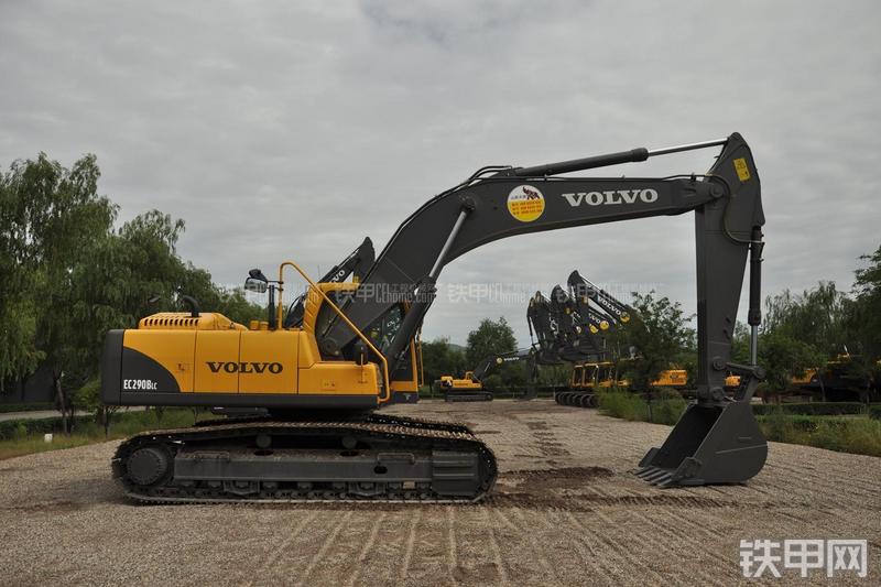 沃尔沃ec290blc挖掘机图片大全_沃尔沃ec290blc整机外观照片-铁甲工程
