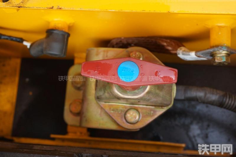 雷沃重工FR60挖掘机局部