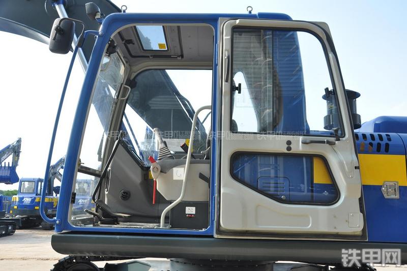 恒天九五JV235LC五十铃挖掘机局部