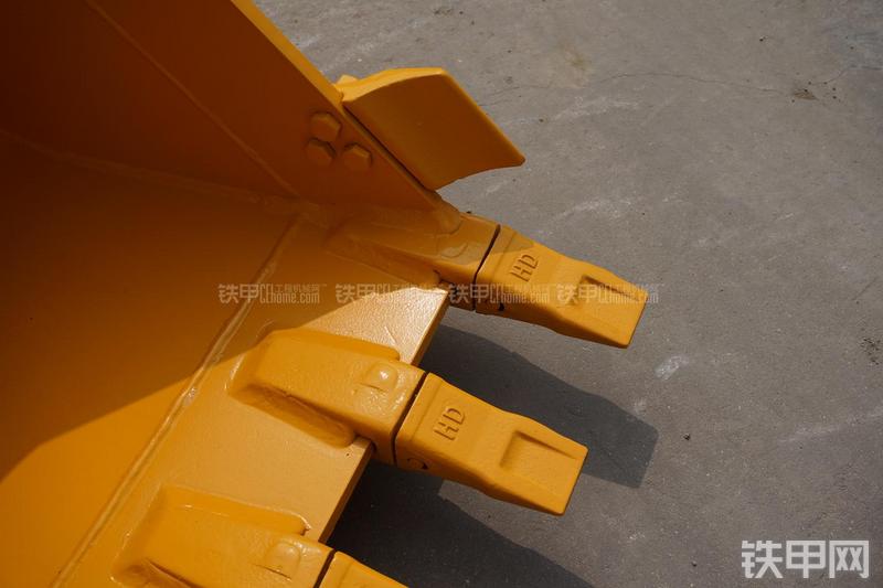 雷沃重工FR60挖掘机局部