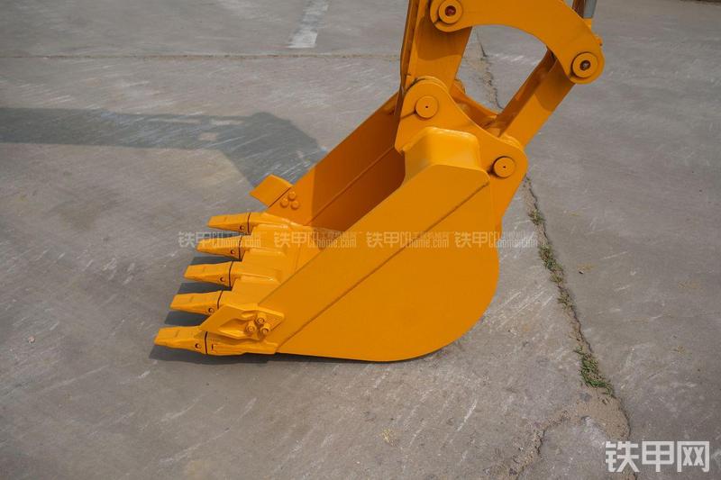 雷沃重工FR60挖掘机局部