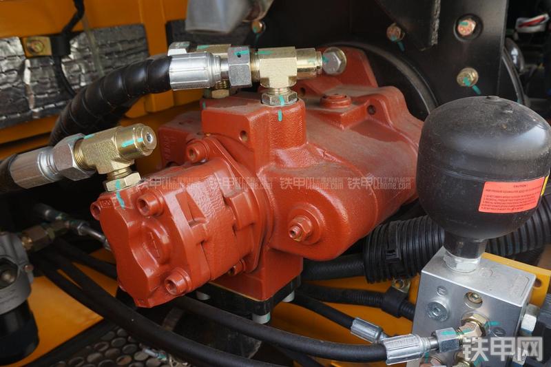 雷沃重工FR60挖掘机局部