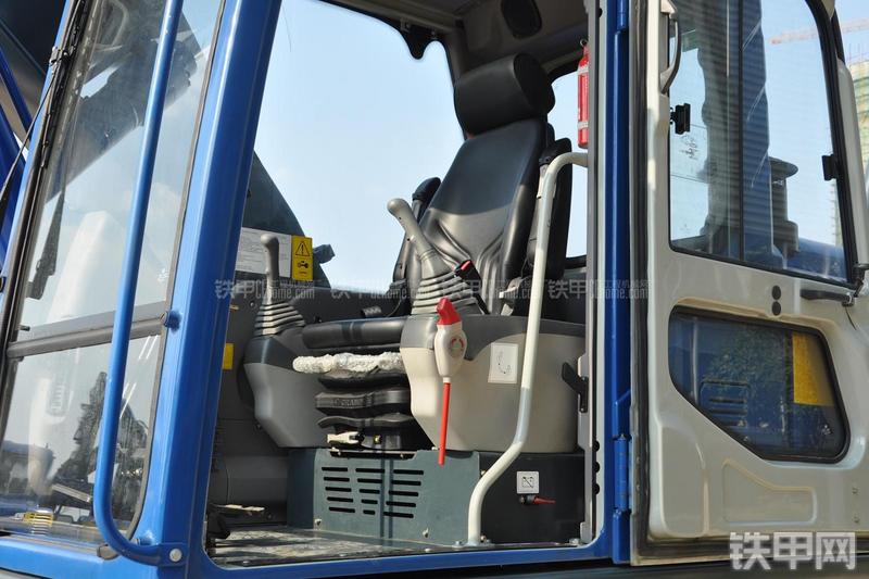 恒天九五JV235LC五十铃挖掘机局部