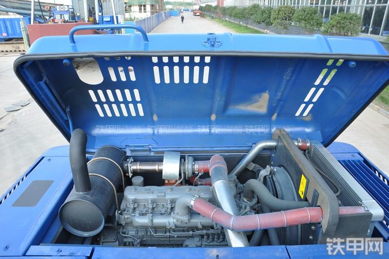 恒天九五JV235LC五十铃挖掘机局部