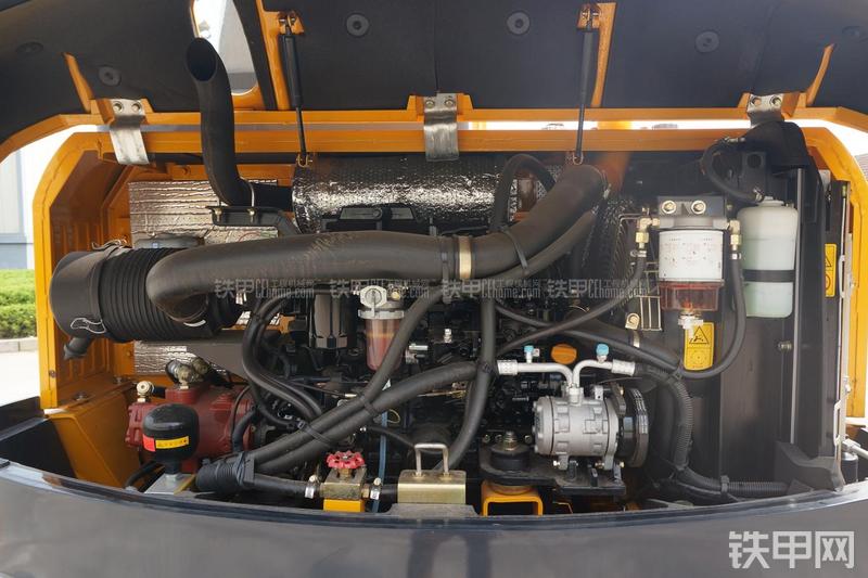 雷沃重工FR60挖掘机局部