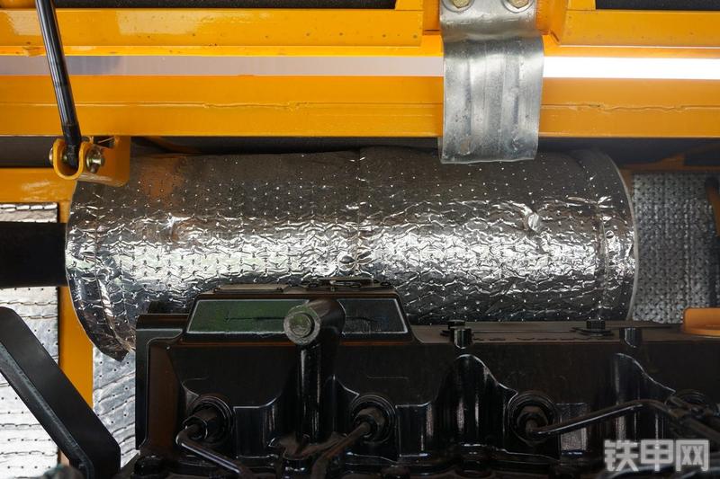 雷沃重工FR60挖掘机局部