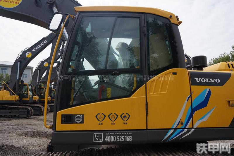 沃尔沃EC220D挖掘机局部