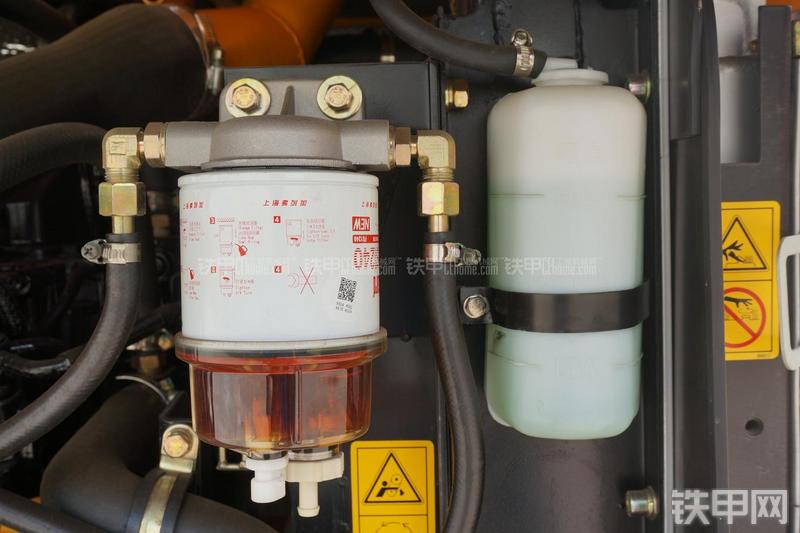 雷沃重工FR60挖掘机局部