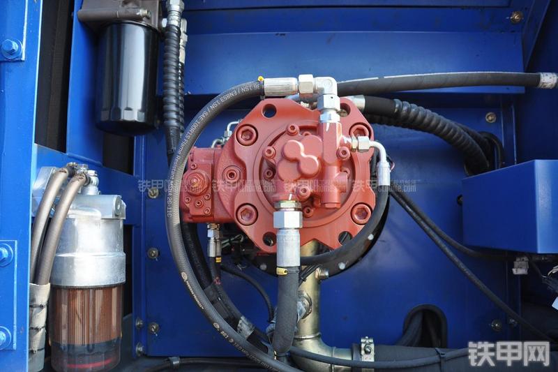 恒天九五JV235LC五十铃挖掘机局部