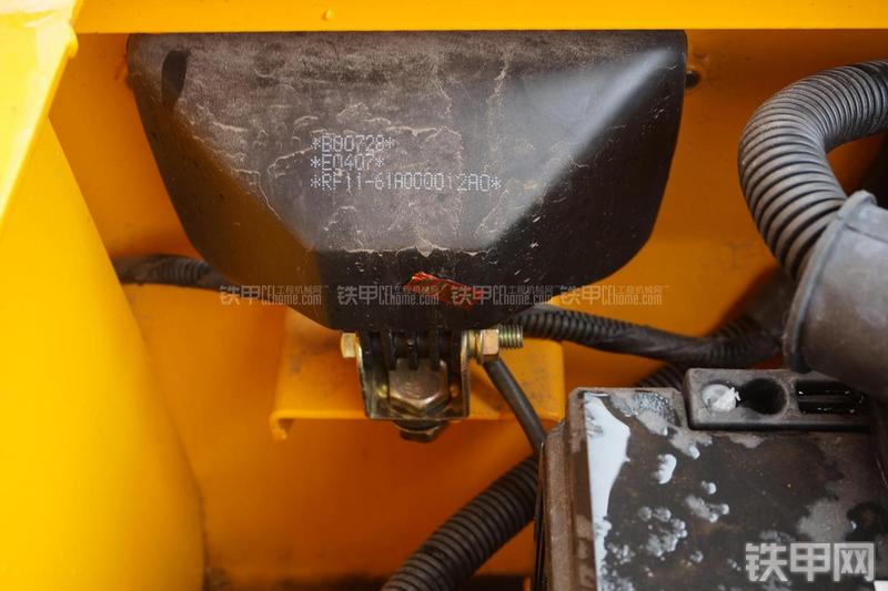 雷沃重工FR60挖掘机局部