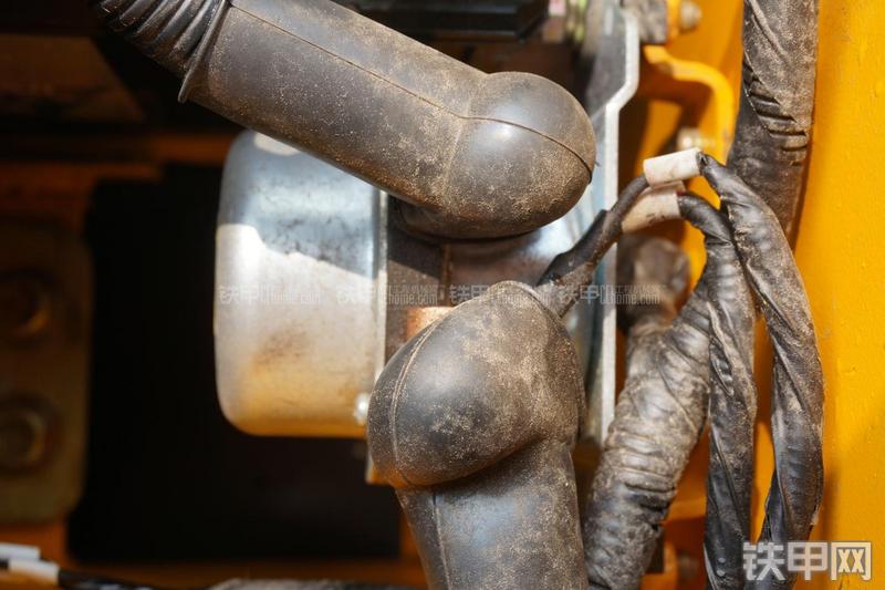 雷沃重工FR60挖掘机局部