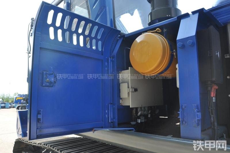 恒天九五JV235LC五十铃挖掘机局部