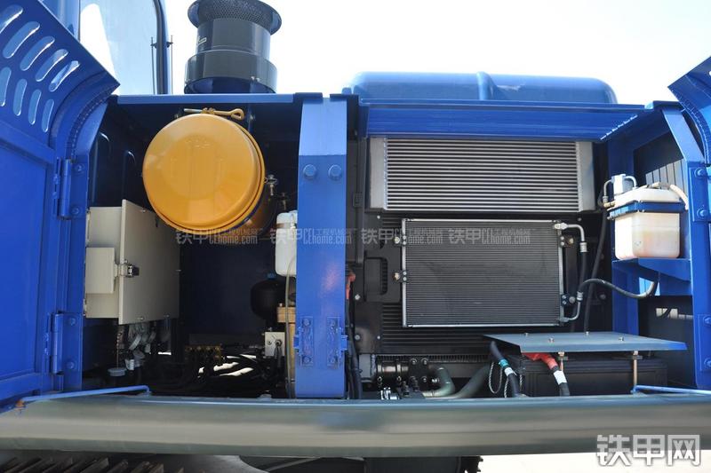 恒天九五JV235LC五十铃挖掘机局部