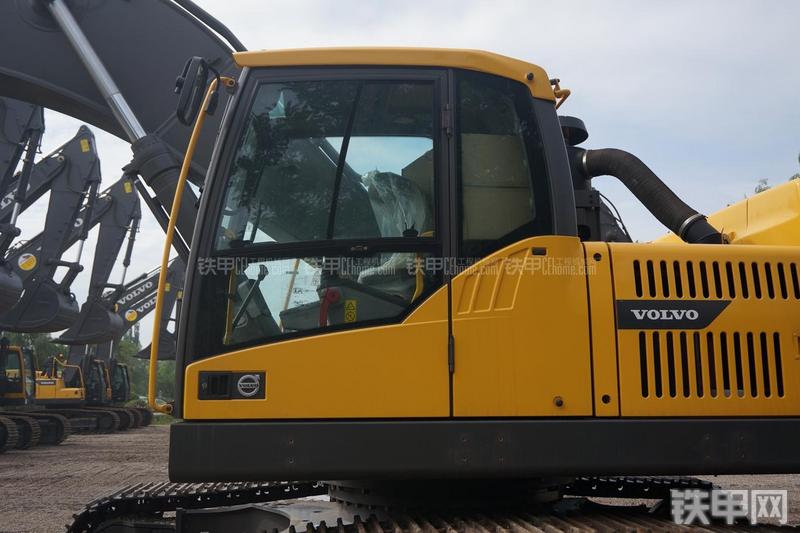 沃尔沃EC380D挖掘机局部