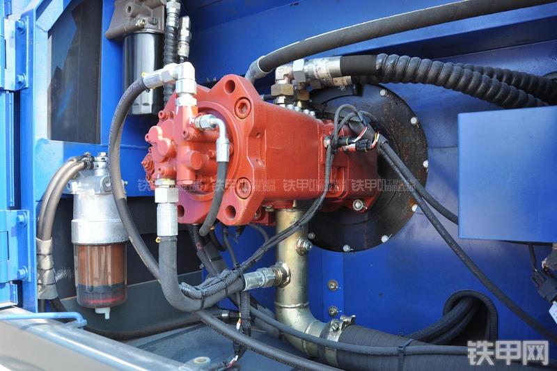 恒天九五JV235LC五十铃挖掘机局部