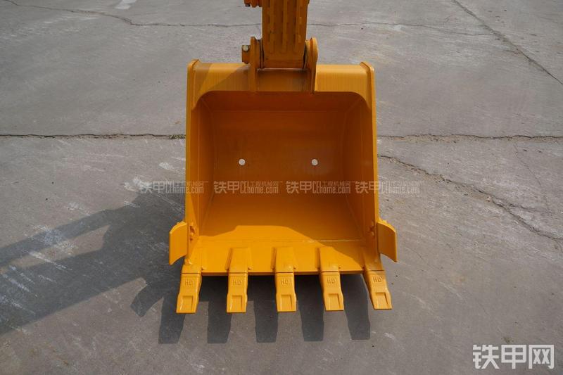 雷沃重工FR60挖掘机局部
