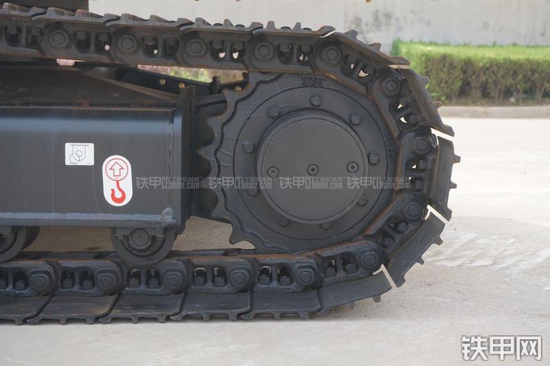 雷沃重工FR60挖掘机局部