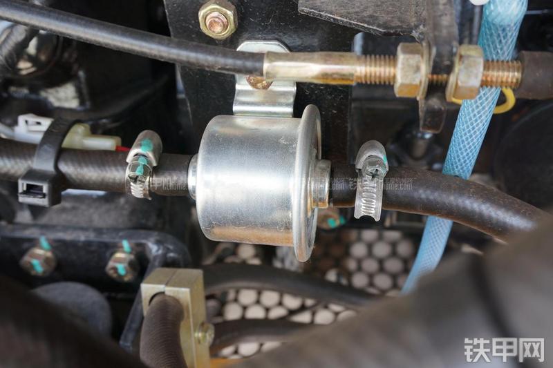 雷沃重工FR60挖掘机局部