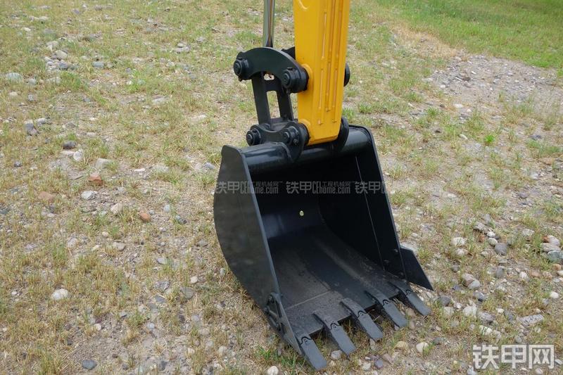 现代R60-9挖掘机局部