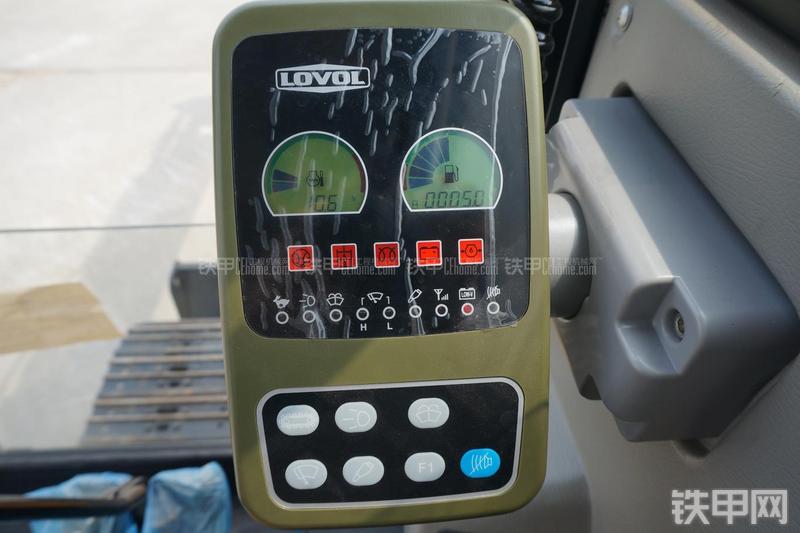 雷沃重工FR60挖掘机局部