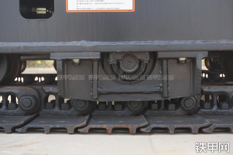 雷沃重工FR60挖掘机局部