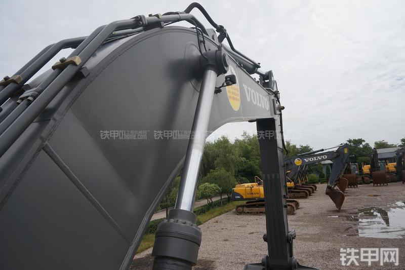 沃尔沃EC460BLC挖掘机局部