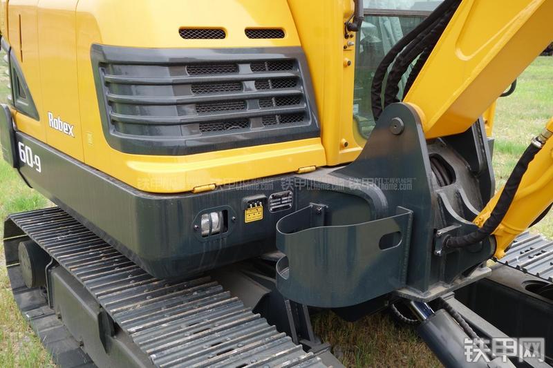 现代R60-9挖掘机局部