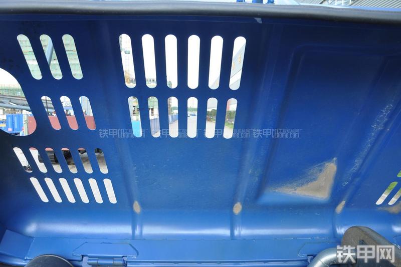 恒天九五JV235LC五十铃挖掘机局部