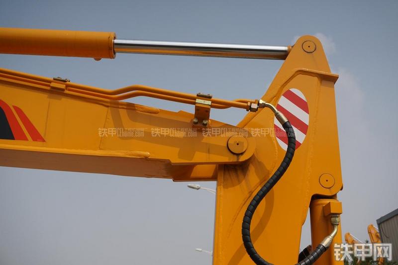 雷沃重工FR60挖掘机局部