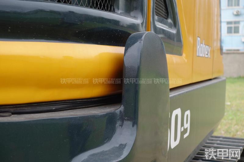 现代R60-9挖掘机局部