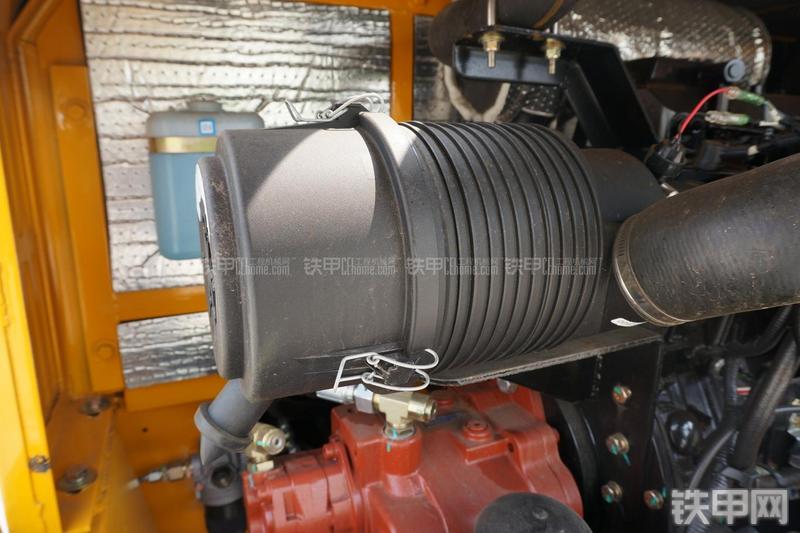 雷沃重工FR60挖掘机局部