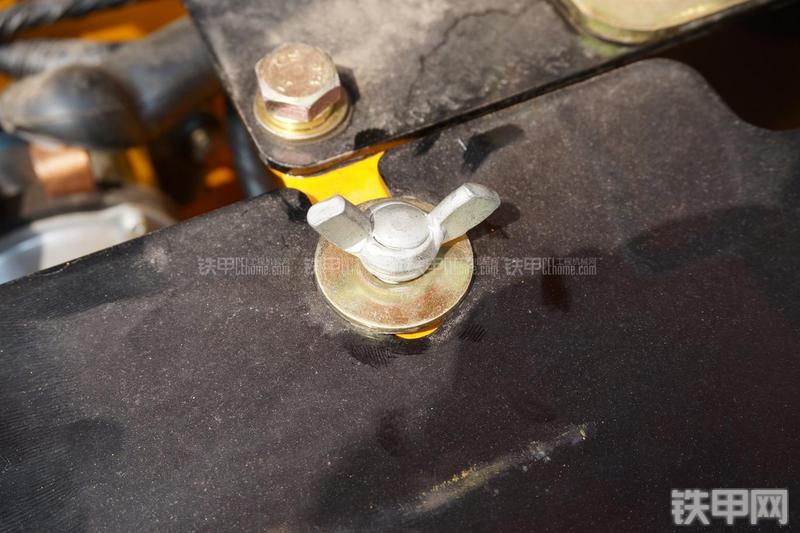 雷沃重工FR60挖掘机局部