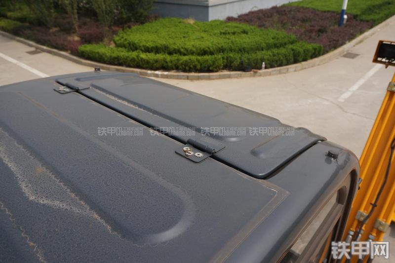 雷沃重工FR60挖掘机局部