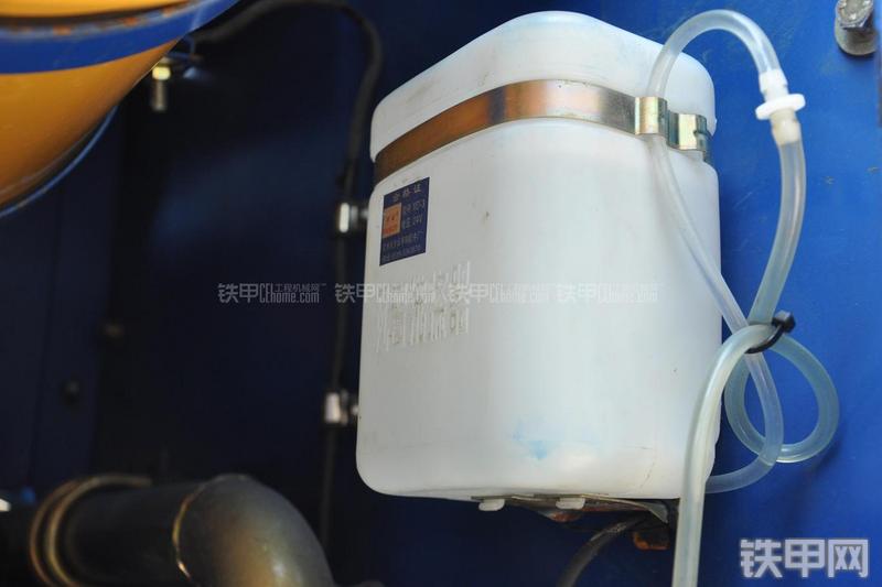 恒天九五JV235LC五十铃挖掘机局部