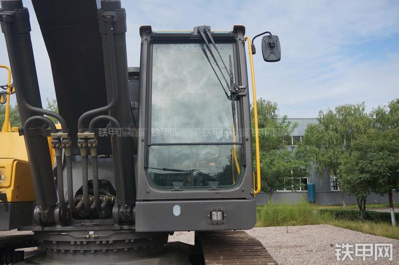 沃尔沃EC380D挖掘机局部