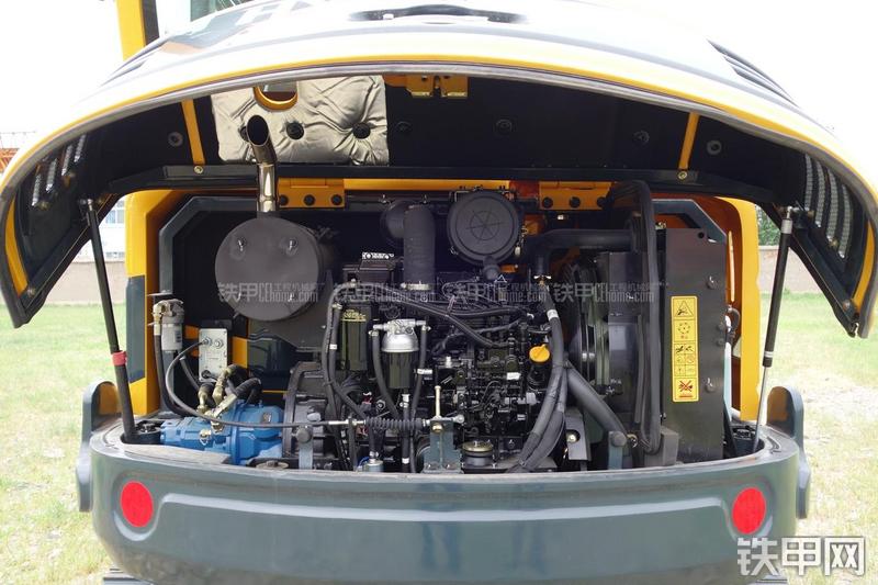 现代R60-9挖掘机局部