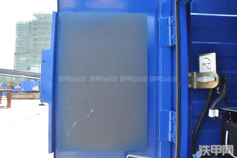 恒天九五JV150五十铃挖掘机局部