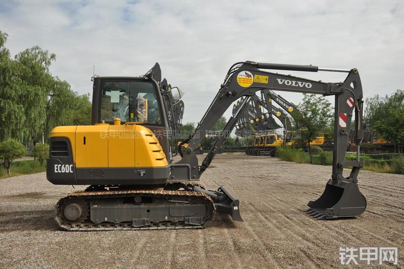 沃尔沃EC60C挖掘机整机外观