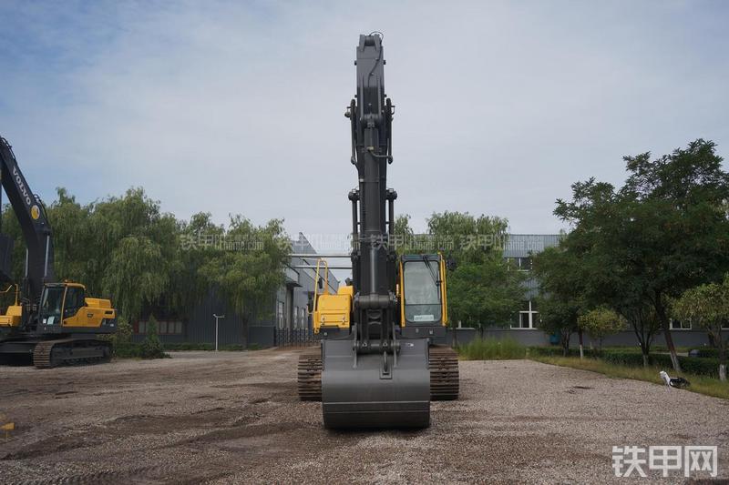 沃尔沃EC460BLC挖掘机整机外观